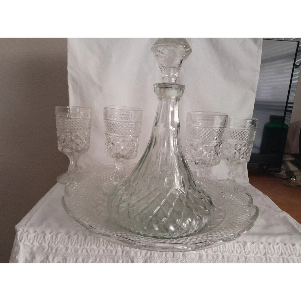 ANCHOR HOCKING Wexford Ships Decanter w/Stopper, Wine Glasses & Tray